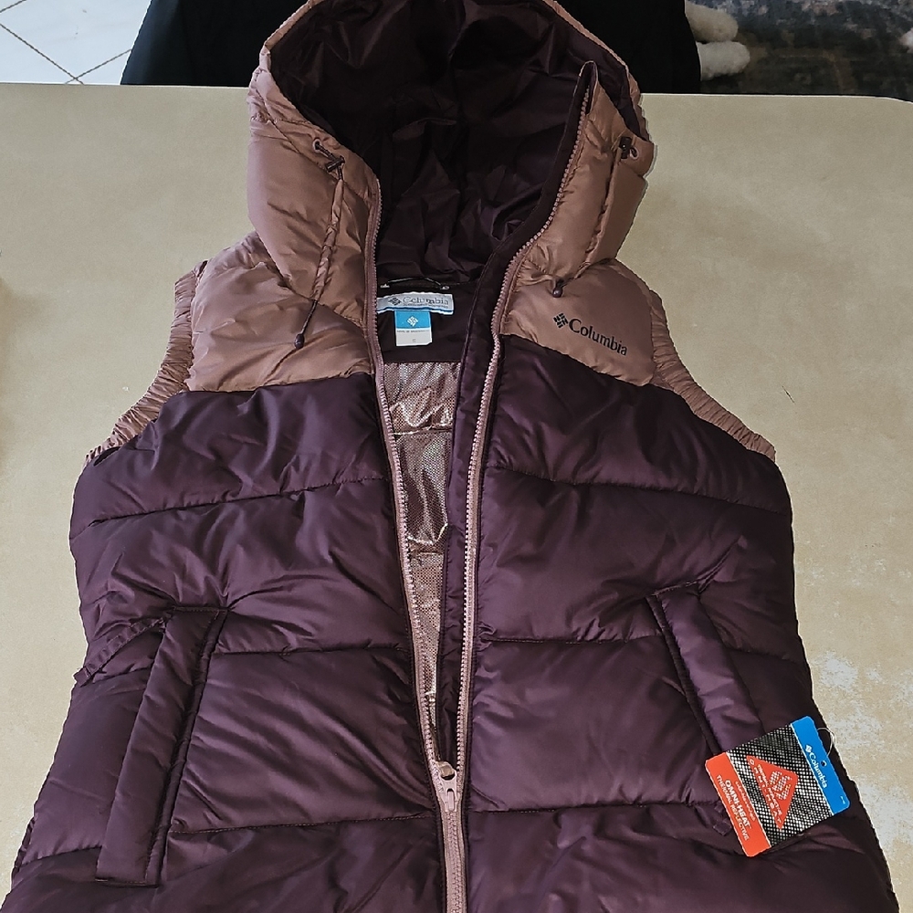 Columbia  Vest in Purple and Mauve